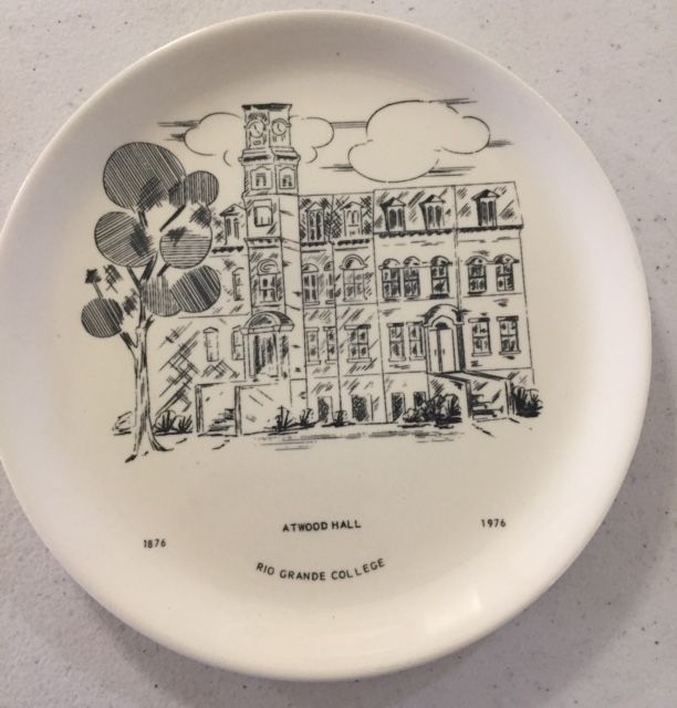 20050372riograndecollegeplate